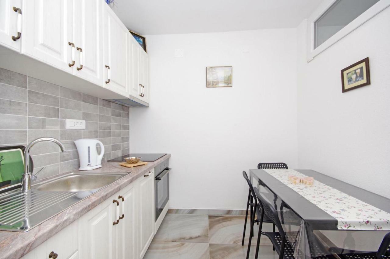 Nugal Apartment Makarska Bagian luar foto